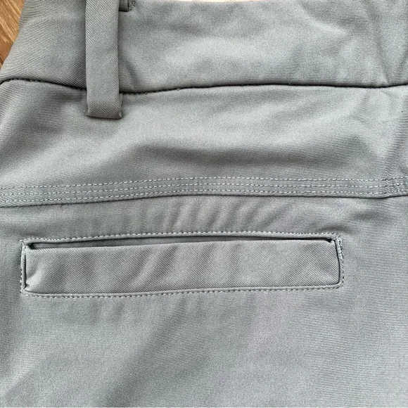 Lululemon khaki golf shorts sz 32 - Picture 9 of 9